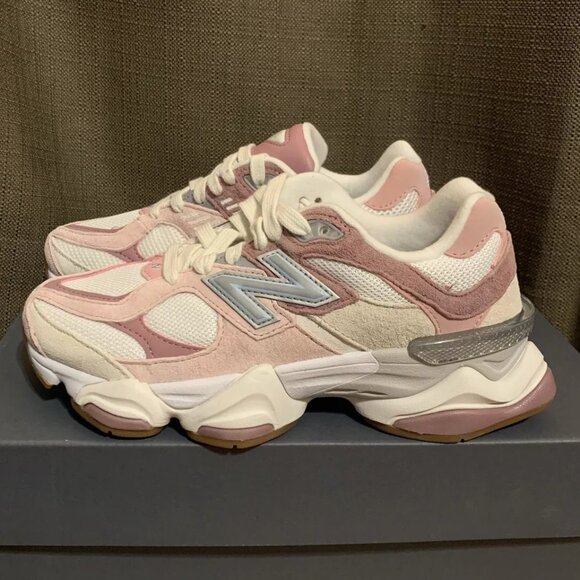 New Balance 9060 Rose Pink Running Shoes - Picture 2 of 5